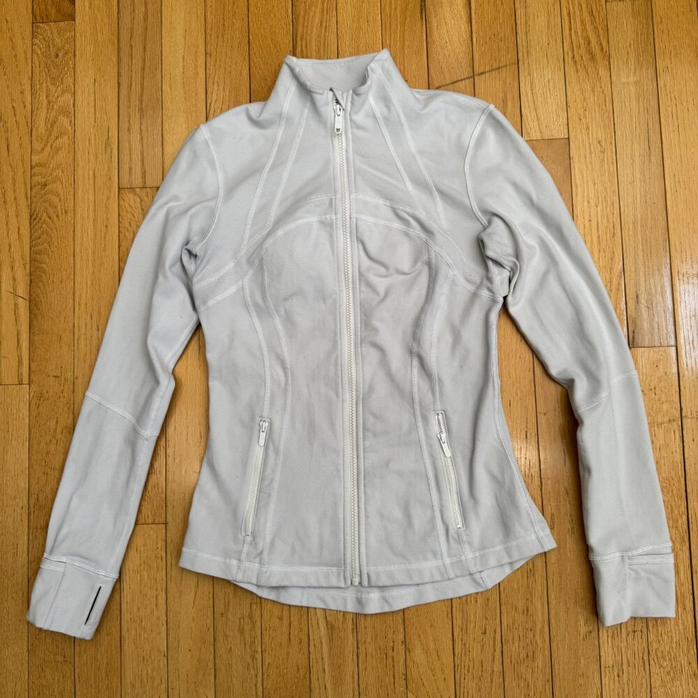 Lululemon Fitted Full Zip Athletic Jacket – Size 8 – Light Gray